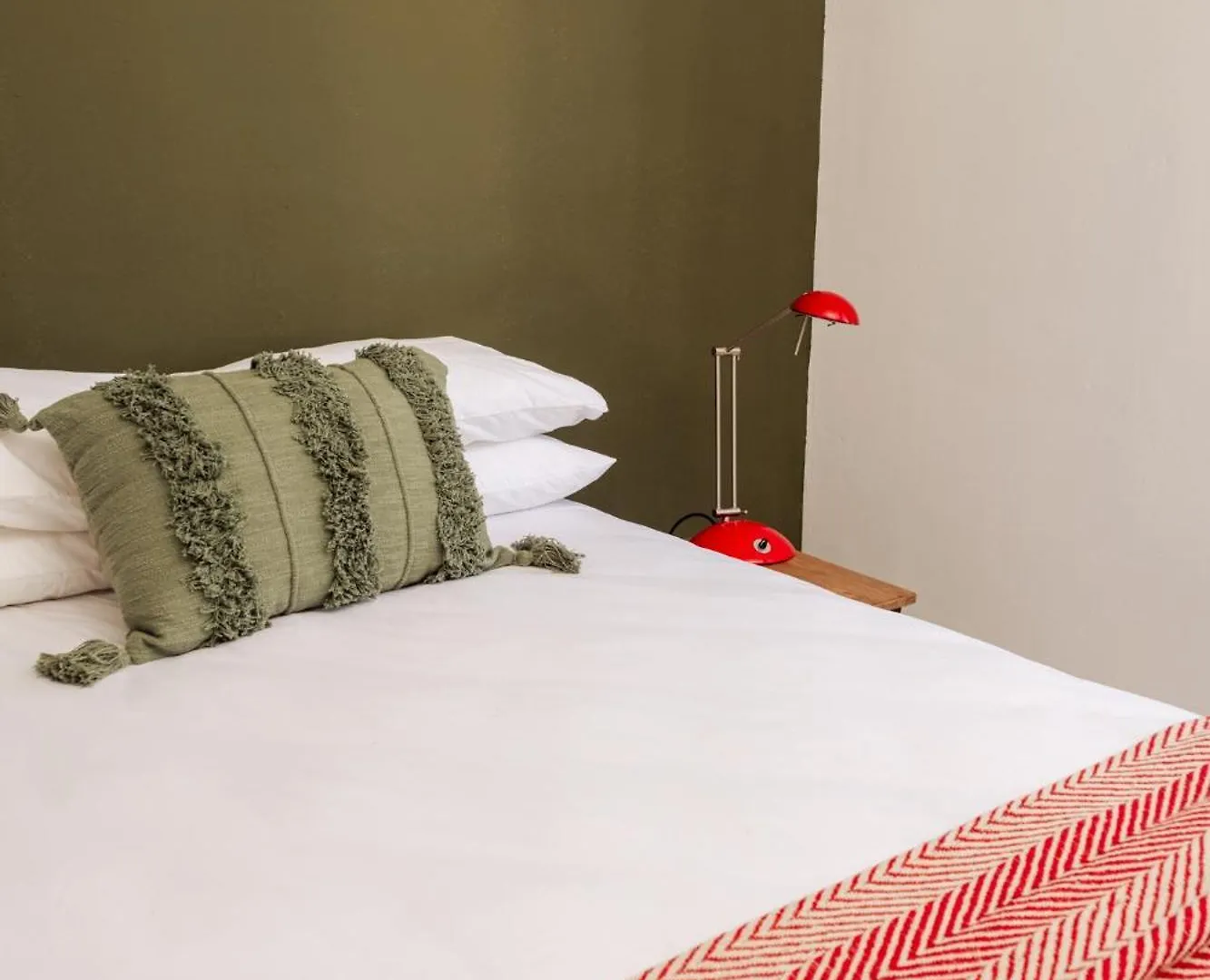 Foools Inn - Trendy Rooms Available In The Heart Of Sea Point! ケープタウン アパート
