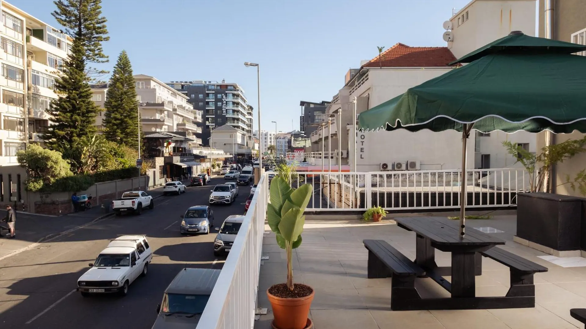 アパート Foools Inn - Trendy Rooms Available In The Heart Of Sea Point! ケープタウン
