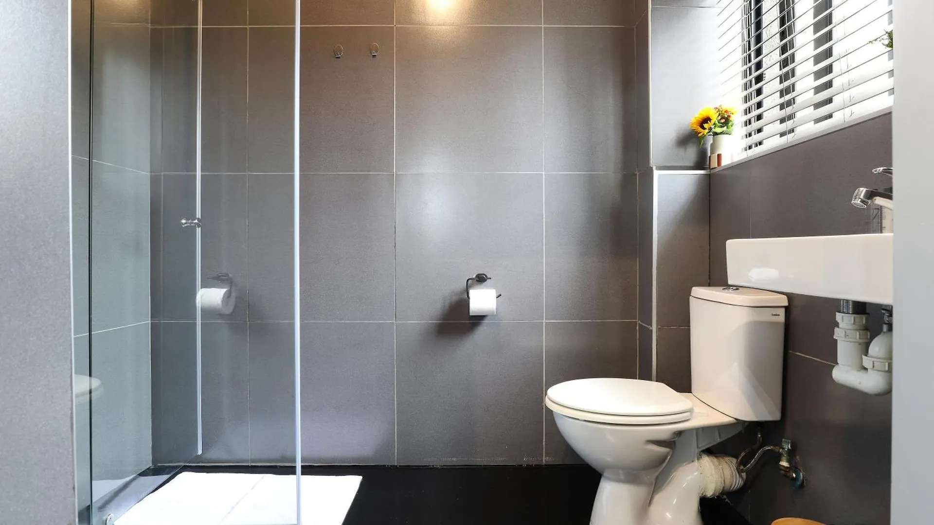 Foools Inn - Trendy Rooms Available In The Heart Of Sea Point! ケープタウン 南アフリカ