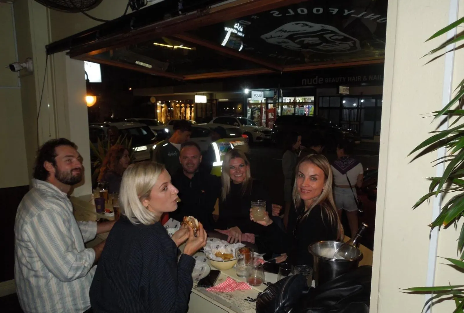 Foools Inn - Trendy Rooms Available In The Heart Of Sea Point! ケープタウン 0*,